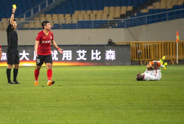 开云在线-亚泰备战不停歇 蒋哲：间歇期大家都练瘦了、晒黑了