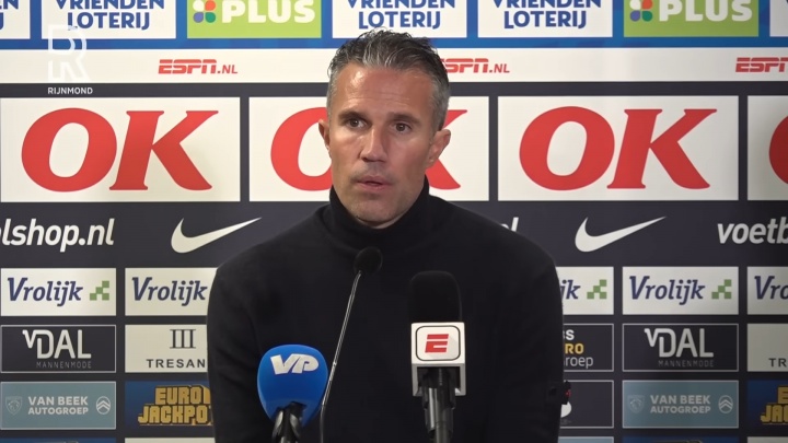 开云官网-被球迷怒骂"滚蛋"！范佩西：听到了，但这些年我已练就一副厚脸皮